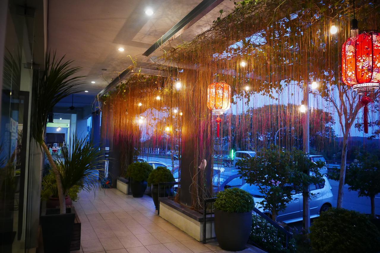 Country Inn Kulai Exterior foto