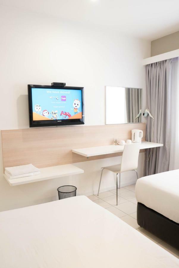 Country Inn Kulai Exterior foto