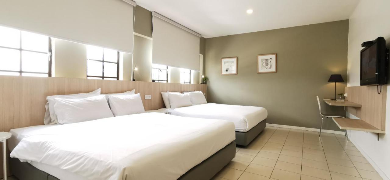 Country Inn Kulai Exterior foto
