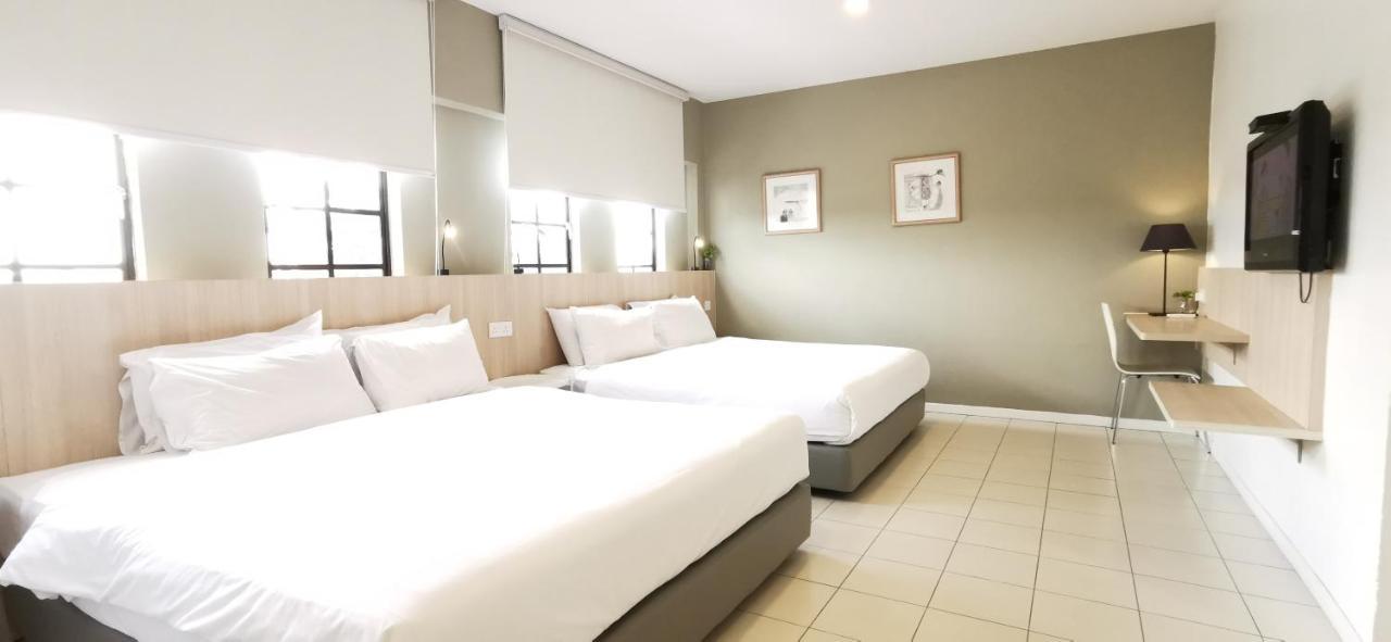 Country Inn Kulai Exterior foto
